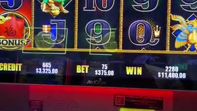 SLOTS!! HUGE $250,000K slot win- biggest I've ever seen