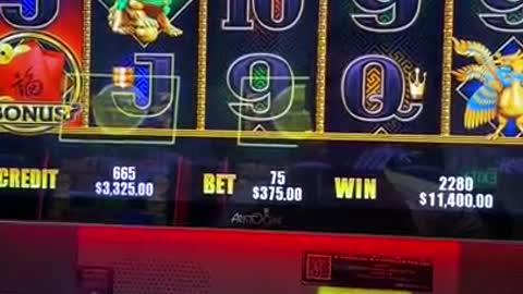 SLOTS!! HUGE $250,000K slot win- biggest I've ever seen