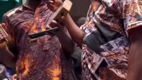 'Innovative' Africans invent their very own mobile phone to take on iPhone and Samsung.😁..