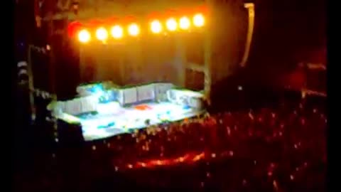 Iron Maiden - The Final Frontier [Front Barrier Collapses] (Mar 27th, 2011)