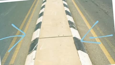 Road के किनारे पर ये black और white रंग की लाइन क्यूँ होती है? 😱 #shorts #Kpfact