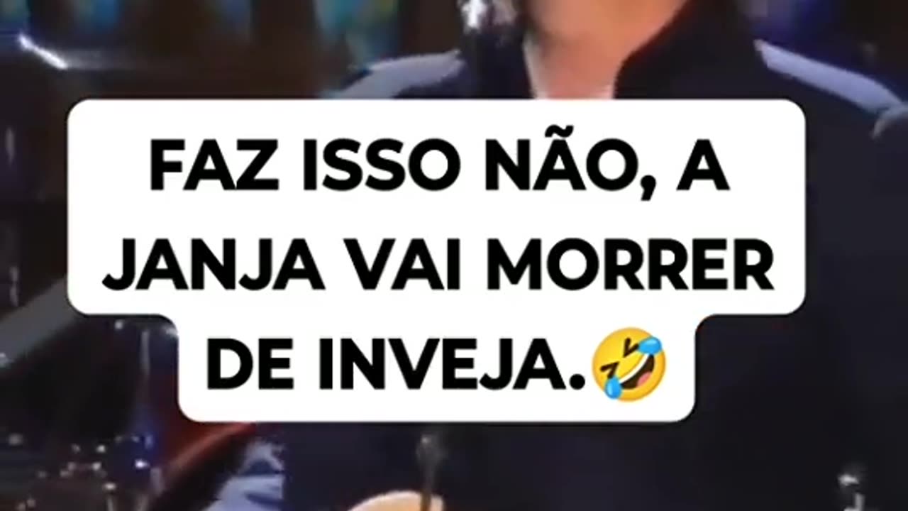 Paul homenageia Michele.