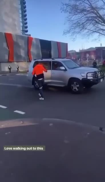 Australia: Military assault and punch man