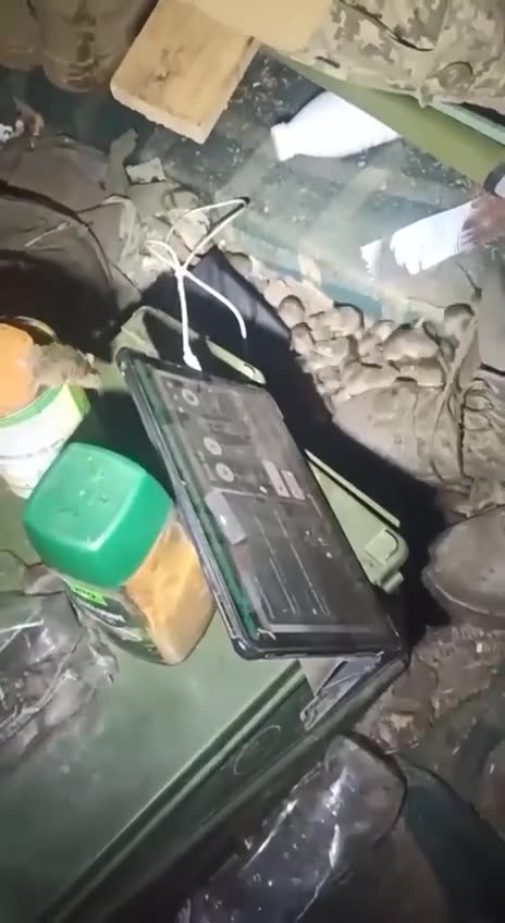 ☹️ Our defenders face such problems in the dugouts...