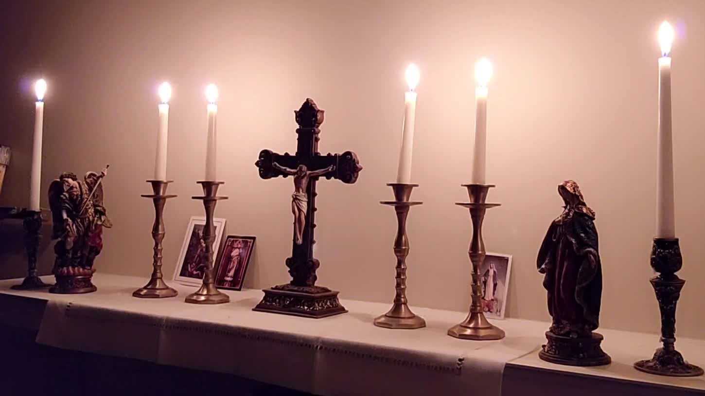 Nightly Holy Rosary in Latin to defeat modernism - April 26th, 2021