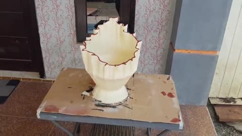 TUTORIAL TO MAKE BEAUTIFUL FLOWER POTS WITH CEMENT AND USED T-SHIRT