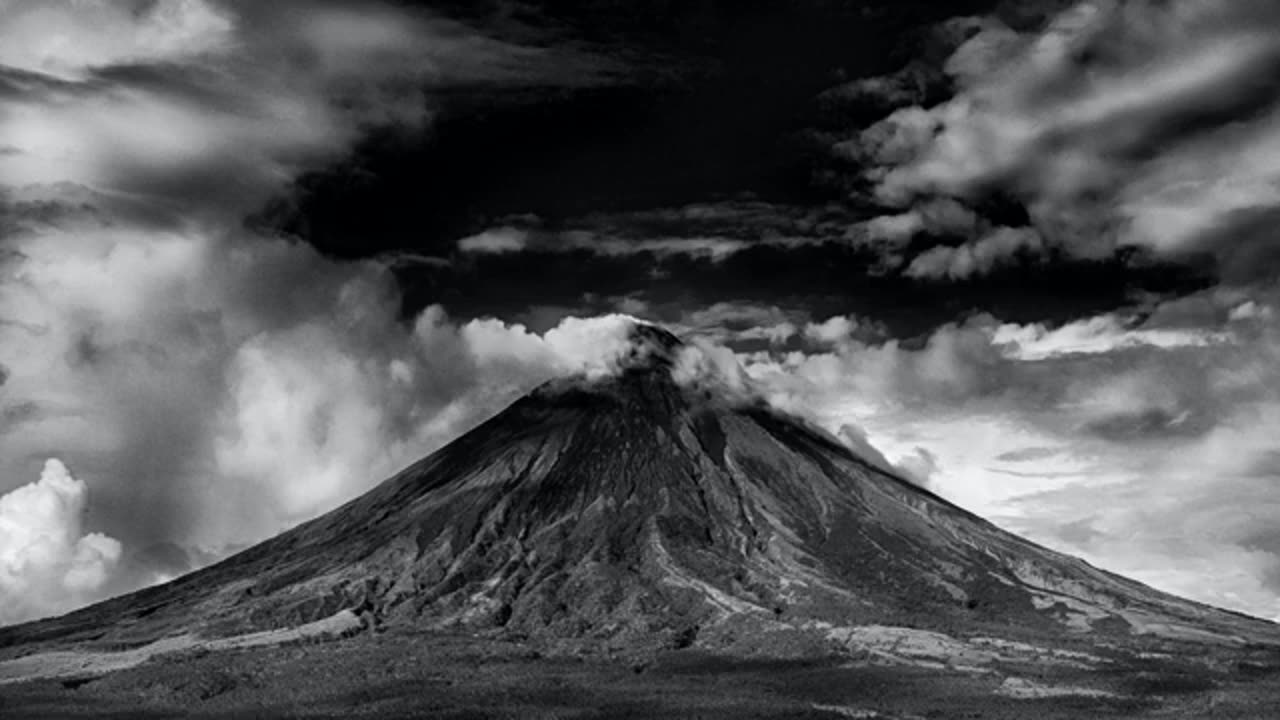 Black & White: Cold Mountain | 4K Screensaver for TV Frame #blackandwhitephotography