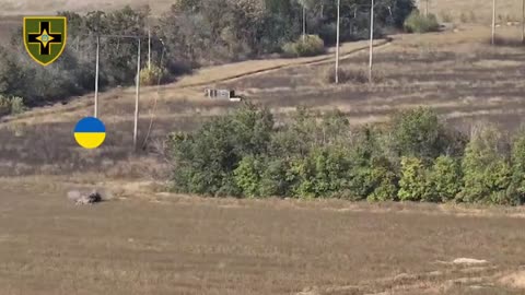 Ukrainian APC Lights Up Russians Pinned Down in the Treeline