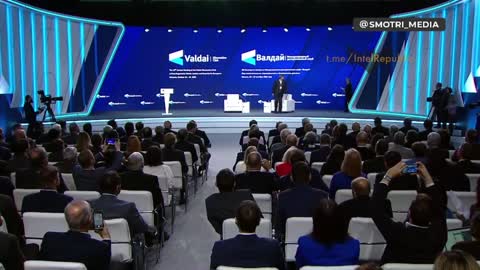 Putin takes part in the plenary session of the 19th meeting of the Valdai International