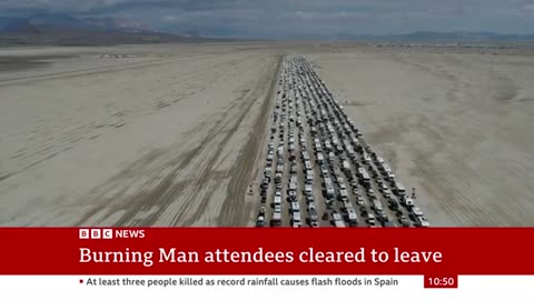 Burning Man: Huge queues as people leave festival - BBC News