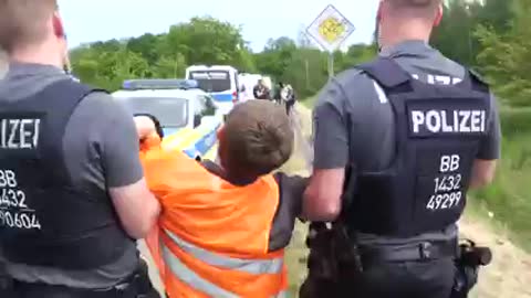 Klima-Küchenschaben ... "Auuuuuuu, Auuuuuuu, Auaaaaaaa" ... Danke an die Polizei 👍