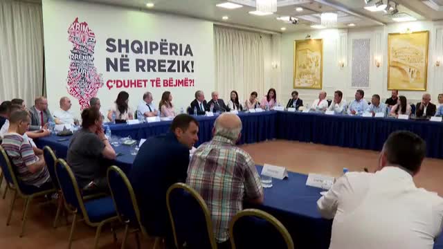 'Shqipëria në rrezik. Ç'duhet të bëjmë?' Kreu i PD, tryezë me aktivistë të shoqërisë civile