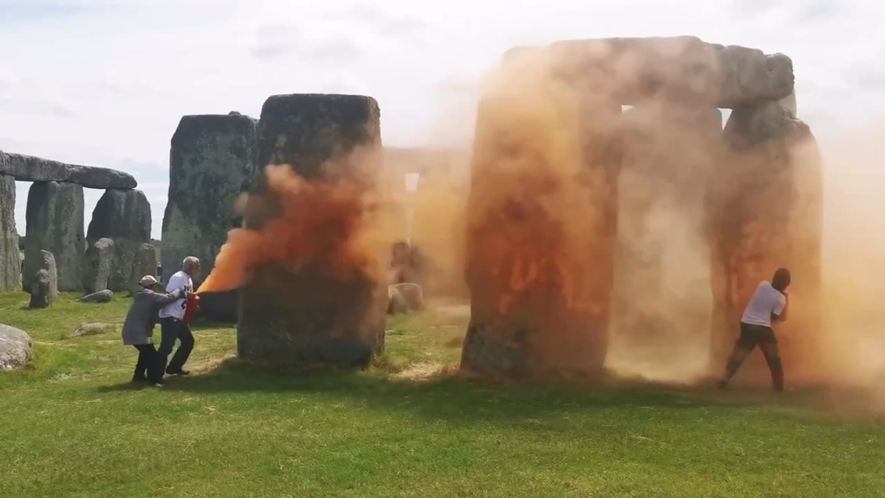 Just Stop Oil have vandalised Stonehenge with orange paint.