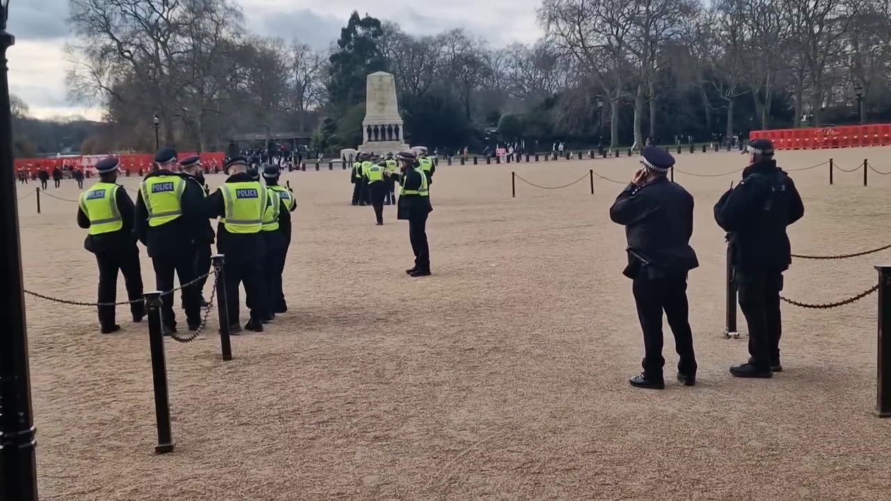 TSG POLICE STORM HORSE GUARD SECURITY ALERT #thekingsguard