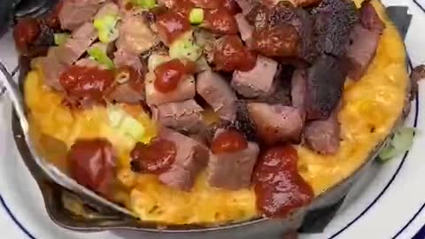 BBQ BRISKET CHEDDAR MAC @ Queens Bully in