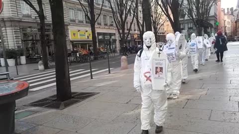 LEs Masques Blancs Lyon Hommage Aux enfants DCD apres l'injec 19 fevrier 2022