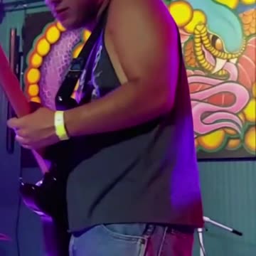 Max Indiveri (The Whips) - LIVE @ Cobra (Short 2)