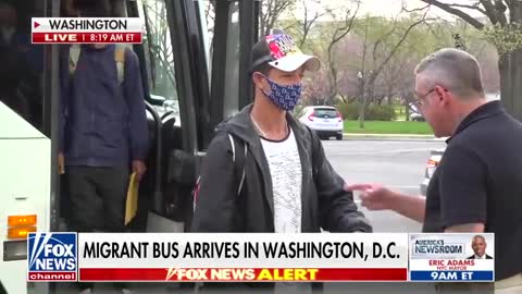 Buses of migrants begin arriving in DC