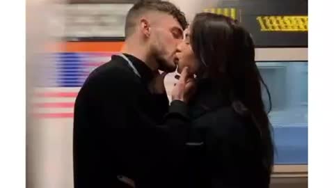 Best Feel In Public Kiss!