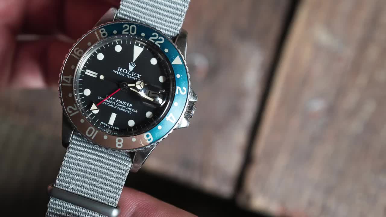 How To Read A GMT Watch!