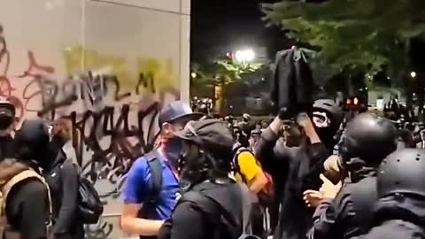 BLM & Antifa Riots 2020 - 2020-07-22-07-27-00-Portland.mp4