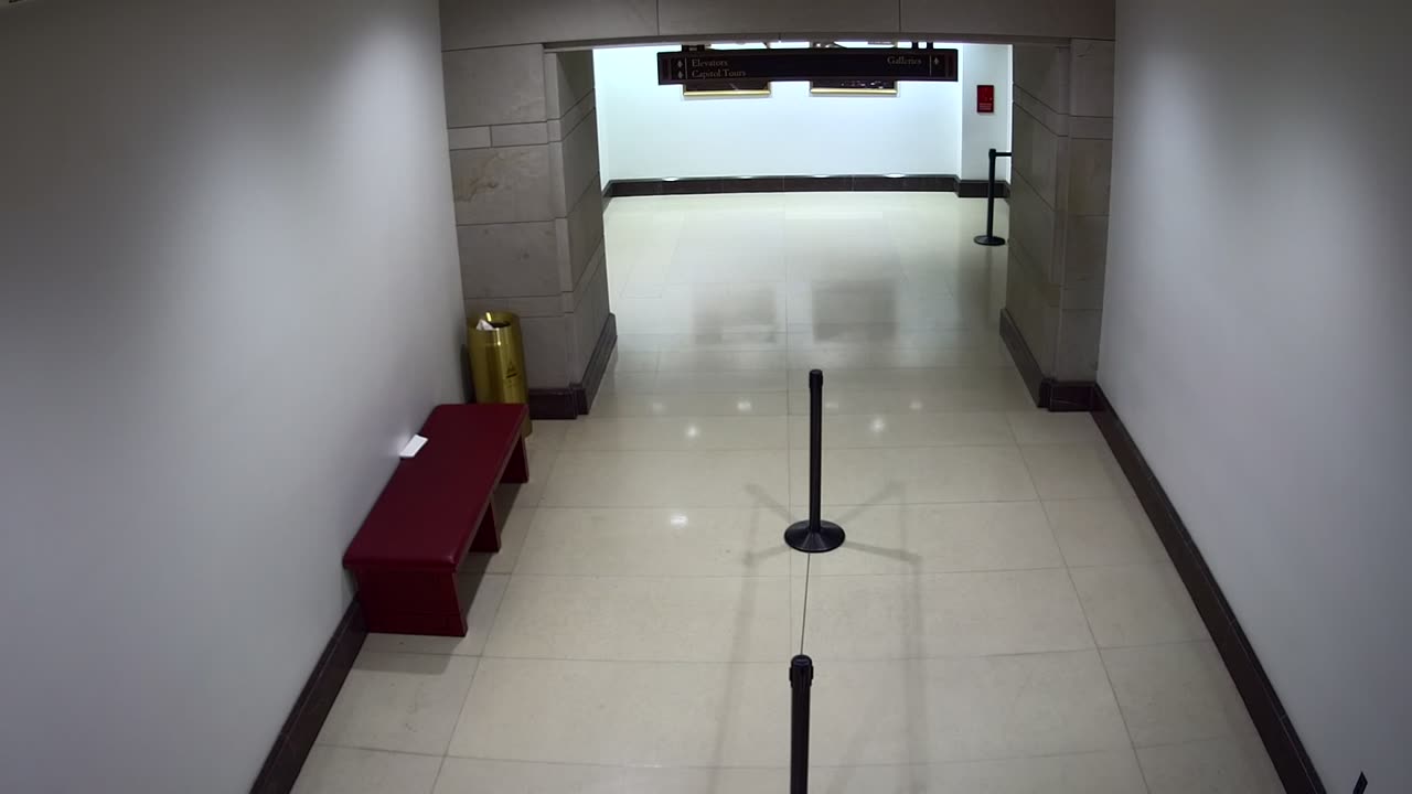 7080CVCULElevator17-18toGalleries_2021-01-06_13h20min01s450ms.mp4
