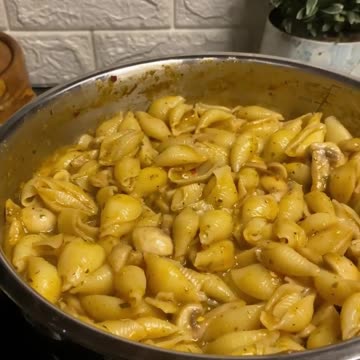 "A Taste of Italy: Exploring the World of Irresistible Pasta Creations!"