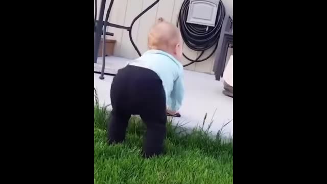 Cute baby knows how to twerk