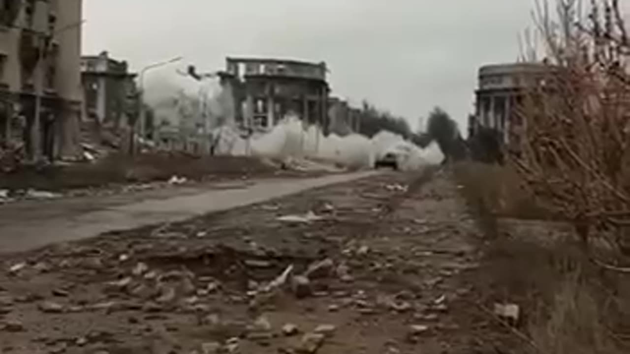 Bakhmut. A damaged Russian BMP-1 flees the front line.