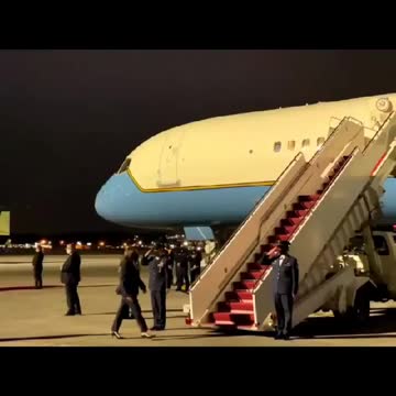 Kamala Harris Does Not Salute the Military