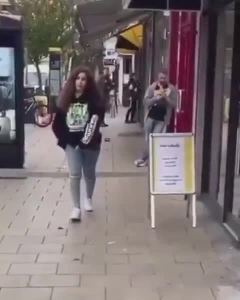 hilarious dinosaur prank Girls