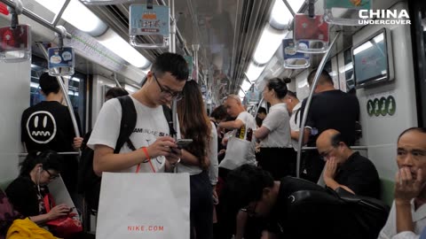 The Middle-Class Exodus in China Amid Economic Downturn and Political Pressure