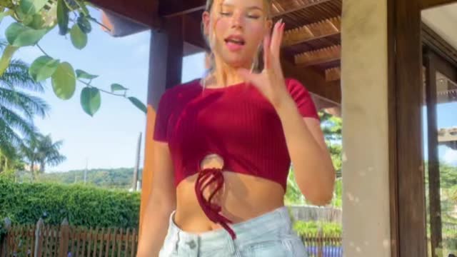 olha essa novinha
