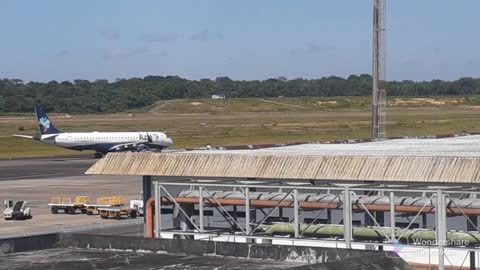 Embraer 195 PR-AXY faz seu pushback, taxia e decola de Manaus para São Gabriel da Cachoeira
