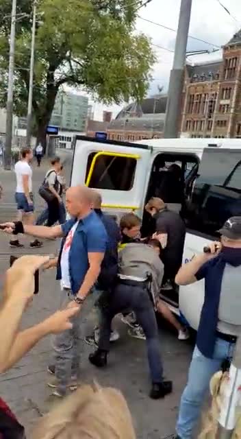 Amsterdam: Romeos beat and detain protesters Sept. 4, 2022
