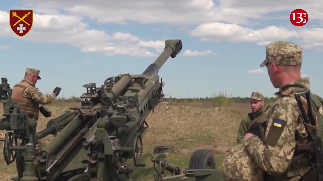 US-made M777 howitzers hit 3 Russian Kamaz hidden in forest