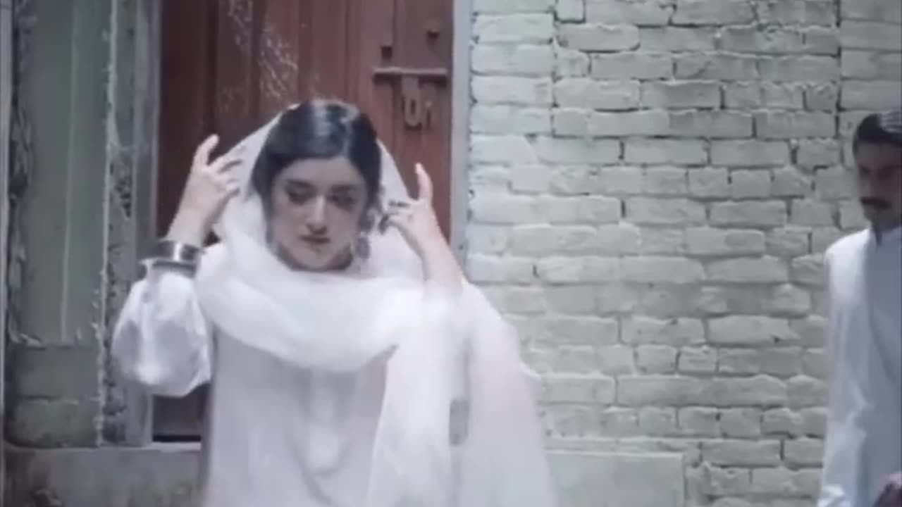 کچھ اذیتوں کو سنبھال کر رکھا جاتا ہے تا کہ ان اذیتوں کو بھول کر آپ دوبارہ لسی رنگین خواب پر یقین نہ
