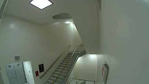 3152RHOB01Stair7_2021-01-06_21h00min03s857ms.mp4