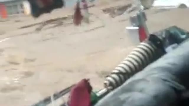 Así amaneció la vía Curos tras fuertes lluvias