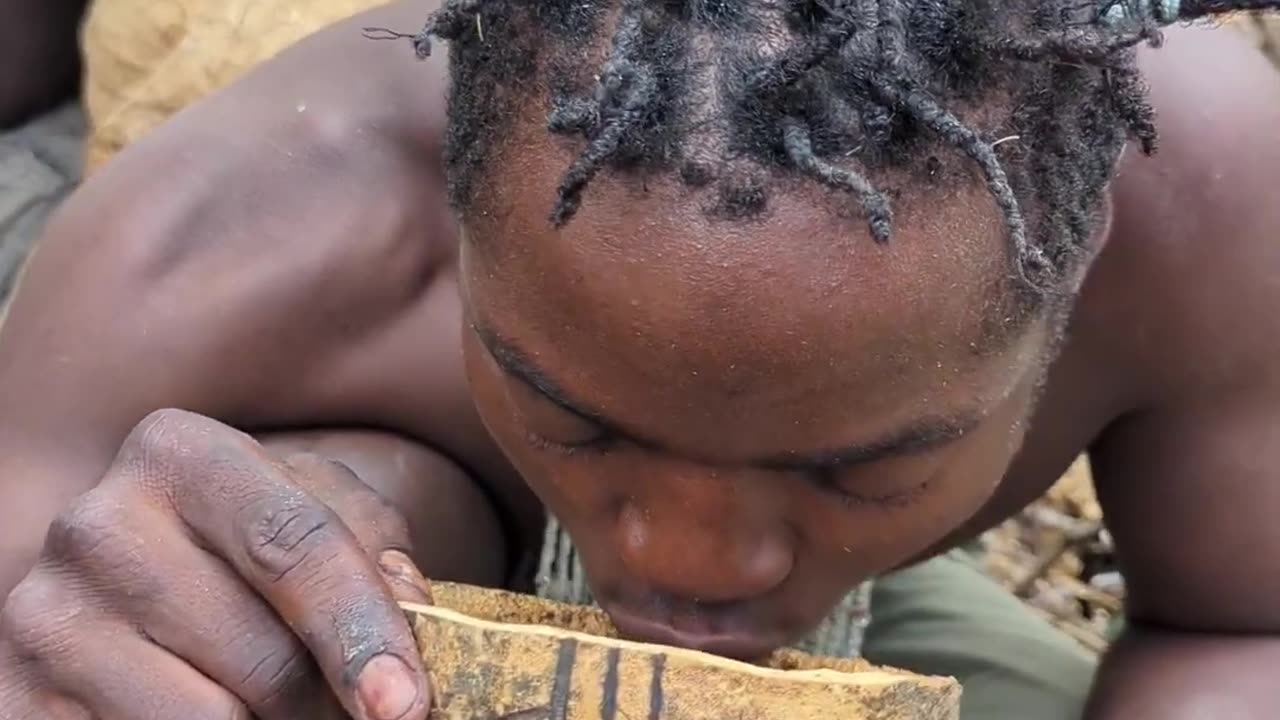 Very Delicious 😋 lunch soup hadzabe hunt's tribe eating breakfast #bushmen #traditional #culture