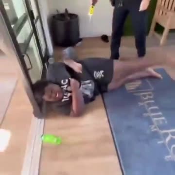 Lakeland FL police were called to an apartment complex about non residents using the pool.