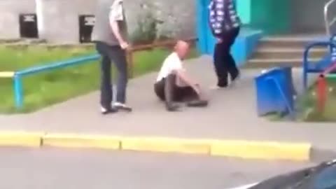 the old men fight video viral