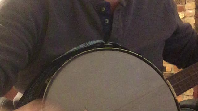 Old fart learning to play banjo