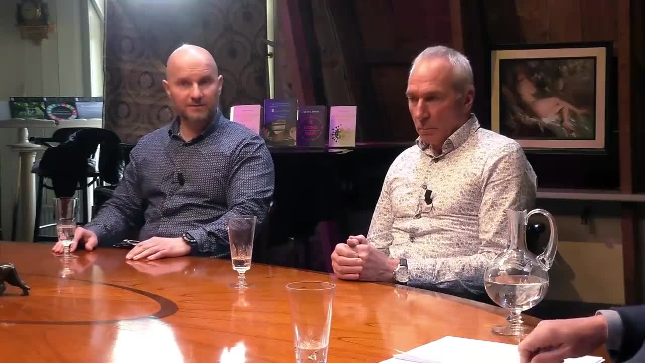 ONTHULLEND Vier agenten pikken het politiegeweld en de korpscultuur niet langer!