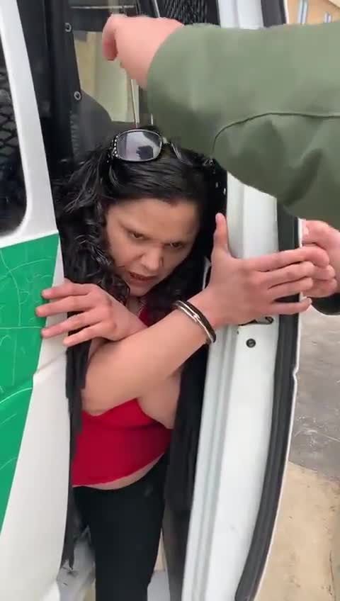 Possessed human trafficker arrested at US/Mexico border