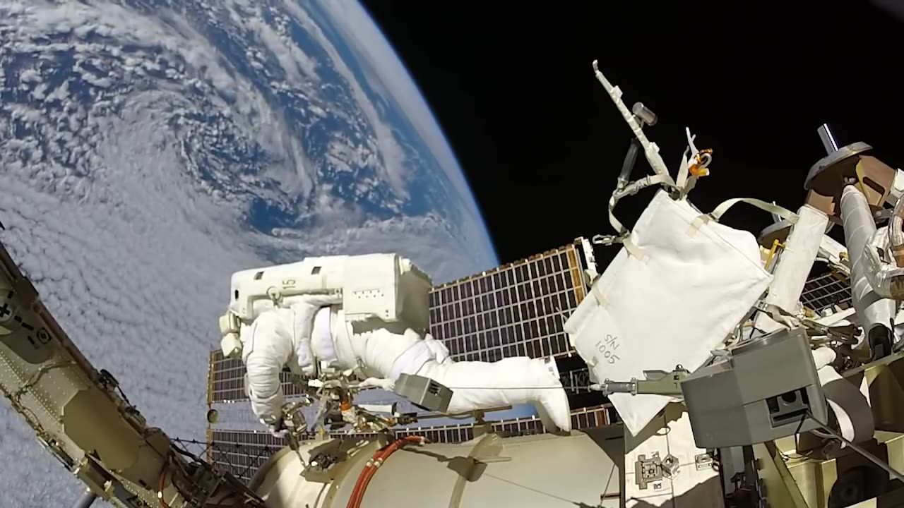 Astronauts Spacewalks in HD Amazing view of Earth and International Space Station