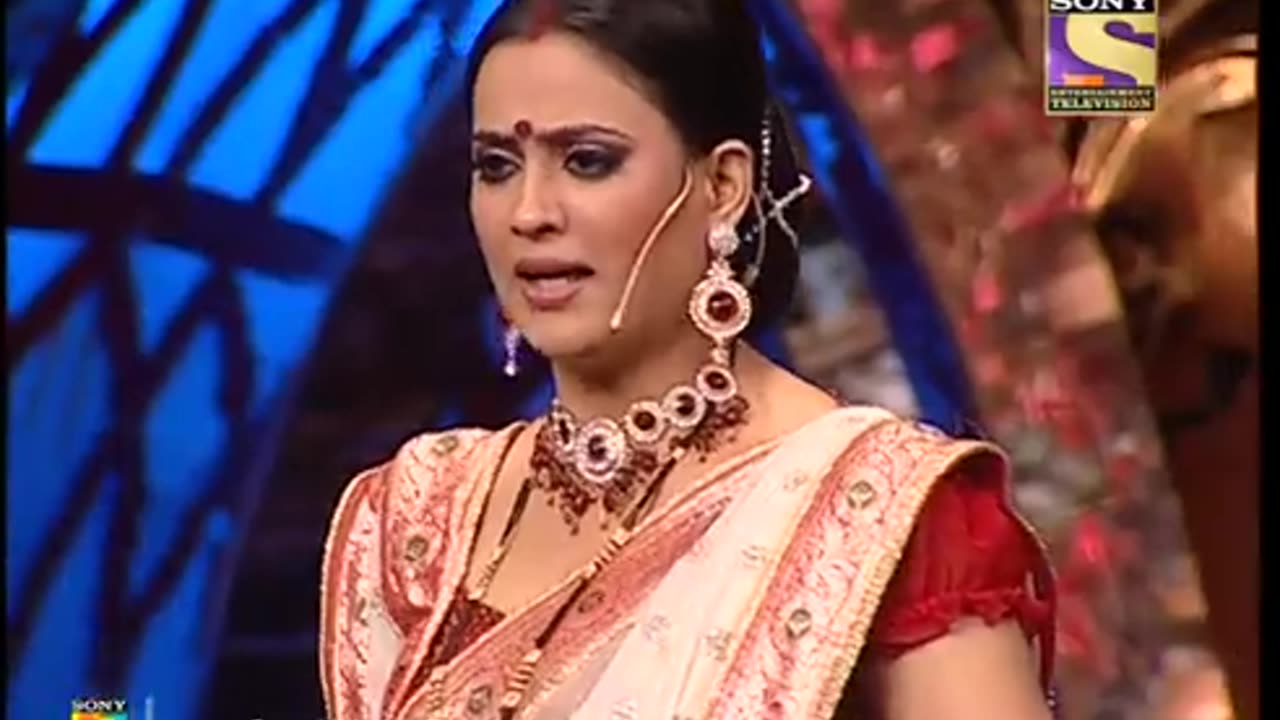 Kapil & Shweta Quarrel Over A Sweet Vendor _ Comedy Circus Ka Naya Daur