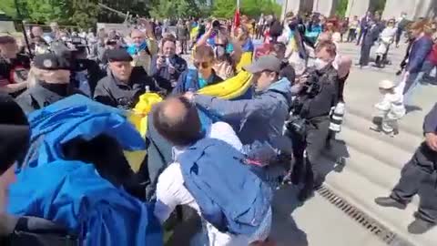 Berlin police stopped the protestors of Ukraine