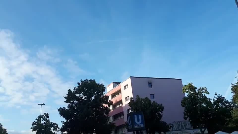 Himmel in Berlin am 2.8.2022 um 7:27 Uhr