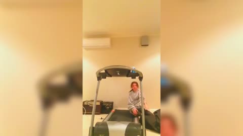 FUNNY FAILS!! Best Treadmill Fail's Compilation